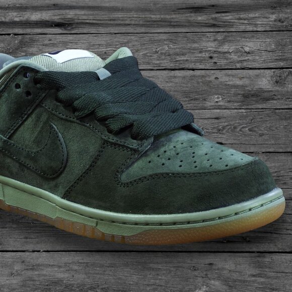 Nike SB Dunk Low Pro B Shoes / Sequoia Green (BRAND NEW) - Picture 3 of 5